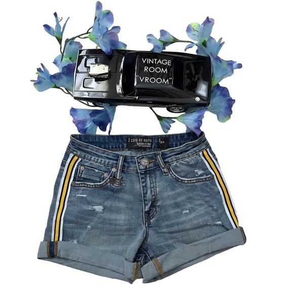 Cote De Nuits NWOT Shorts for Juniors/Women 3/4 - Picture 1 of 5